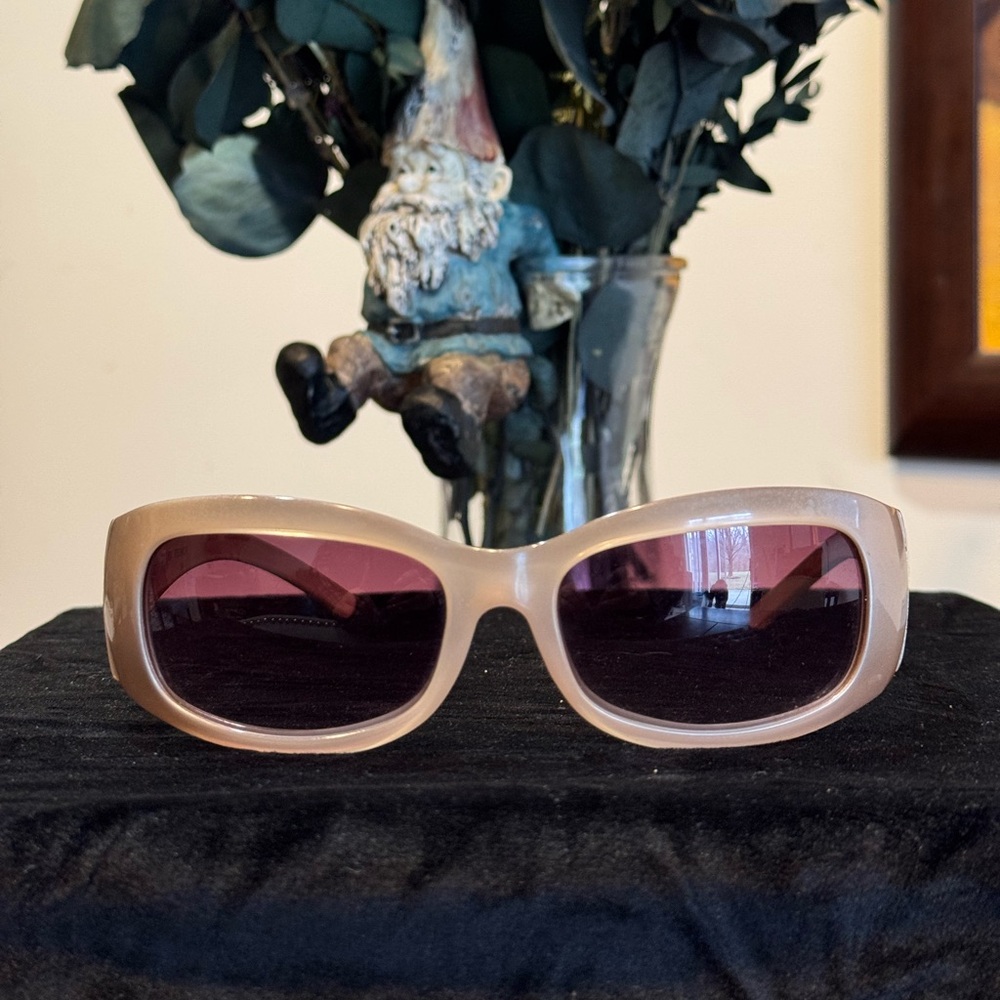 Authentic FENDI FS299 sunglasses